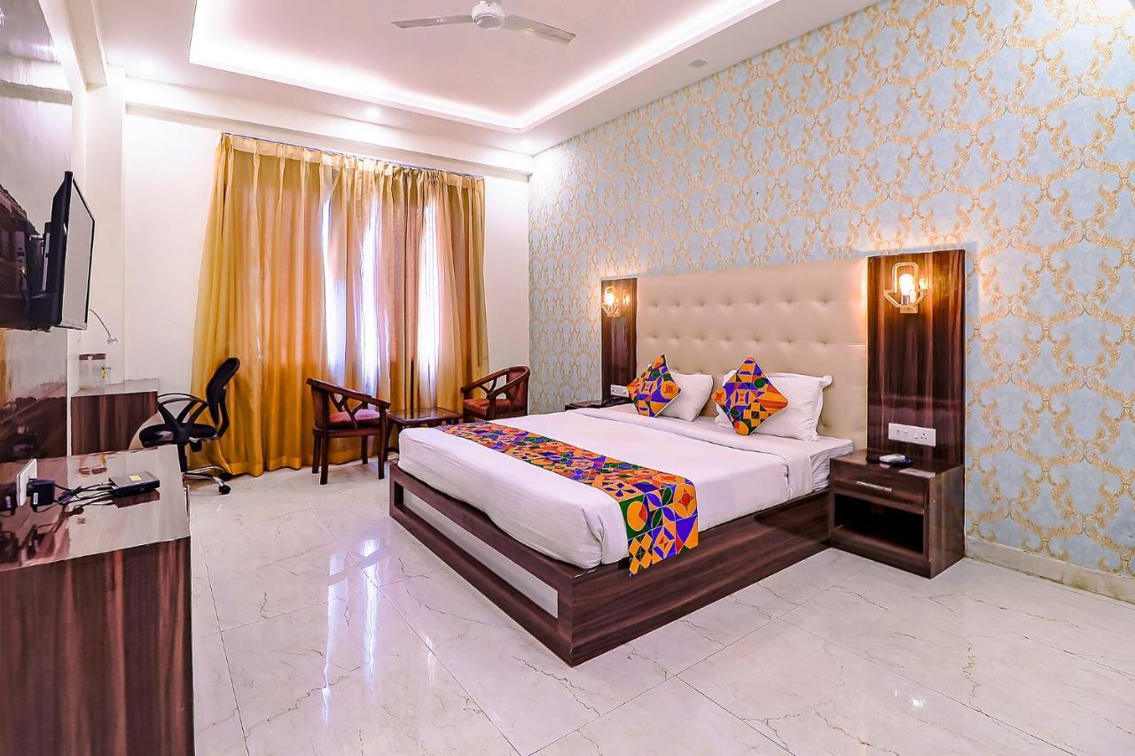 Fabhotel Swess Grand Agra  Eksteriør billede